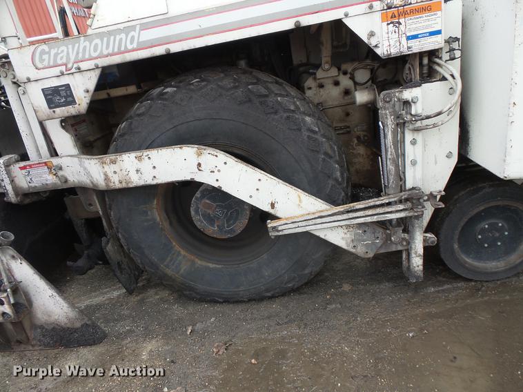 image for item DV9546 2002 Cedarapids CR351 paver