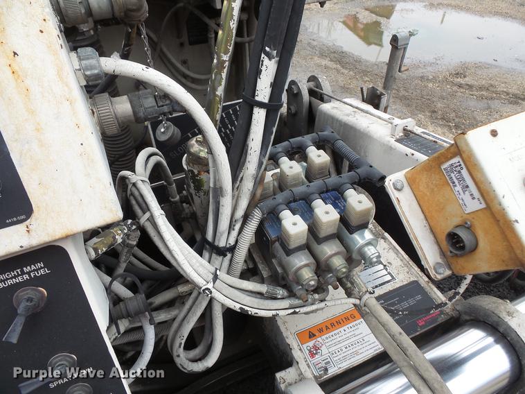 image for item DV9546 2002 Cedarapids CR351 paver