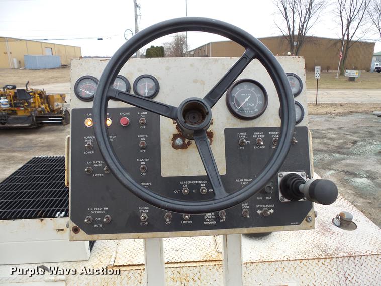 image for item DV9546 2002 Cedarapids CR351 paver