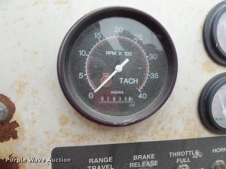 image for item DV9546 2002 Cedarapids CR351 paver