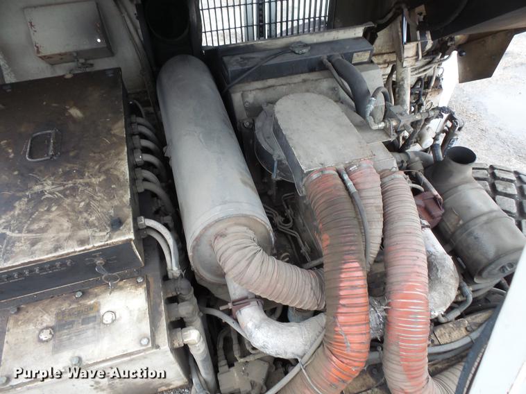 image for item DV9546 2002 Cedarapids CR351 paver