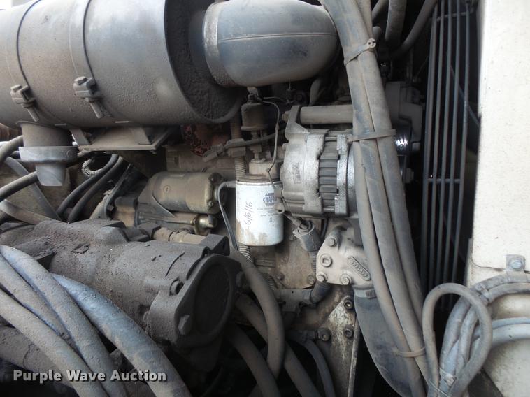 image for item DV9546 2002 Cedarapids CR351 paver