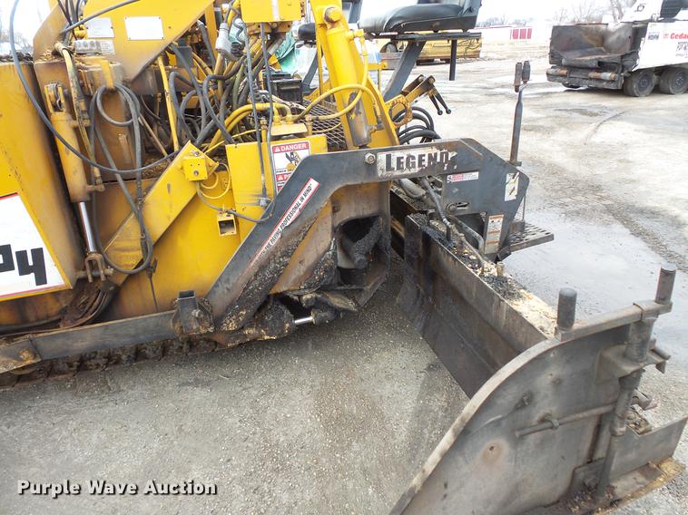 image for item DV9547 1996 Lee Boy L8500T paver