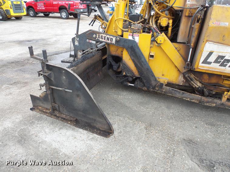 image for item DV9547 1996 Lee Boy L8500T paver