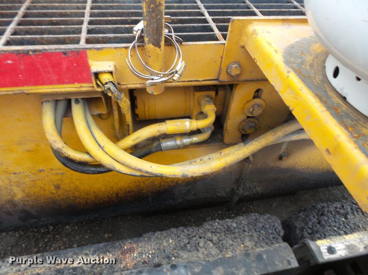 image for item DV9547 1996 Lee Boy L8500T paver