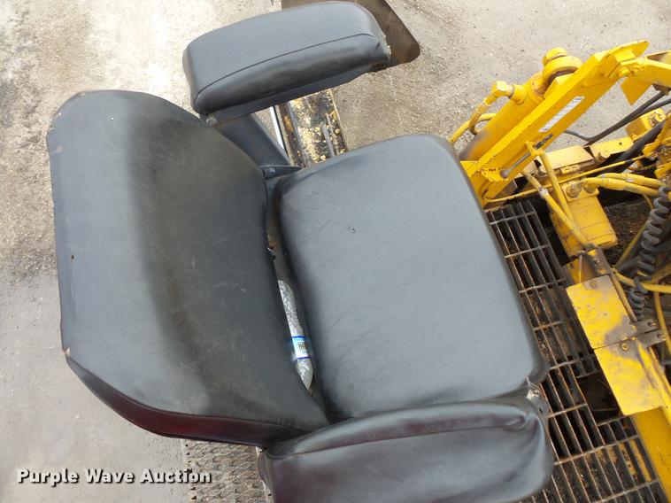 image for item DV9547 1996 Lee Boy L8500T paver