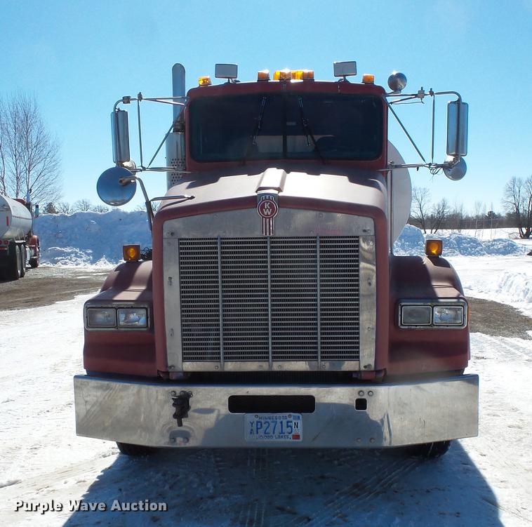 image for item DV9558 1991 Kenworth T800 tank truck