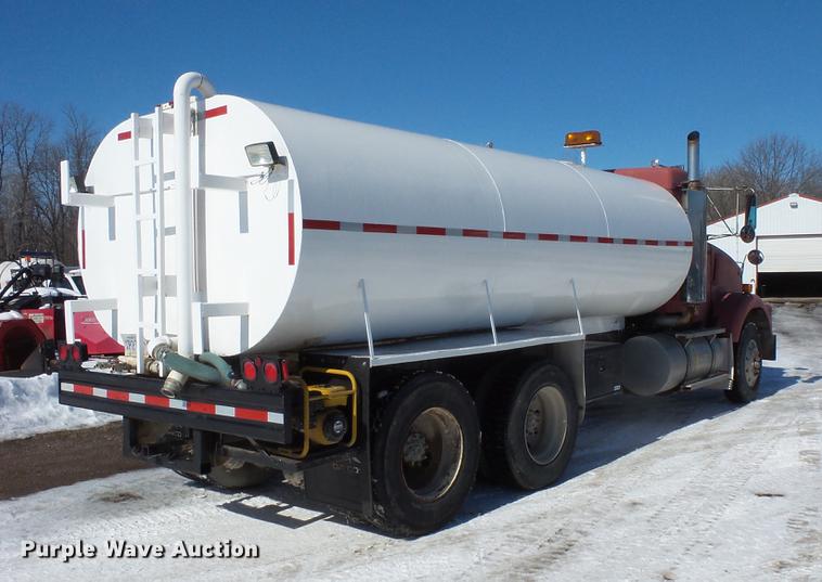 image for item DV9558 1991 Kenworth T800 tank truck