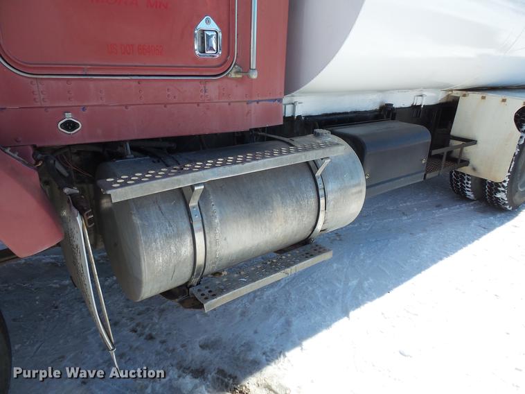 image for item DV9558 1991 Kenworth T800 tank truck