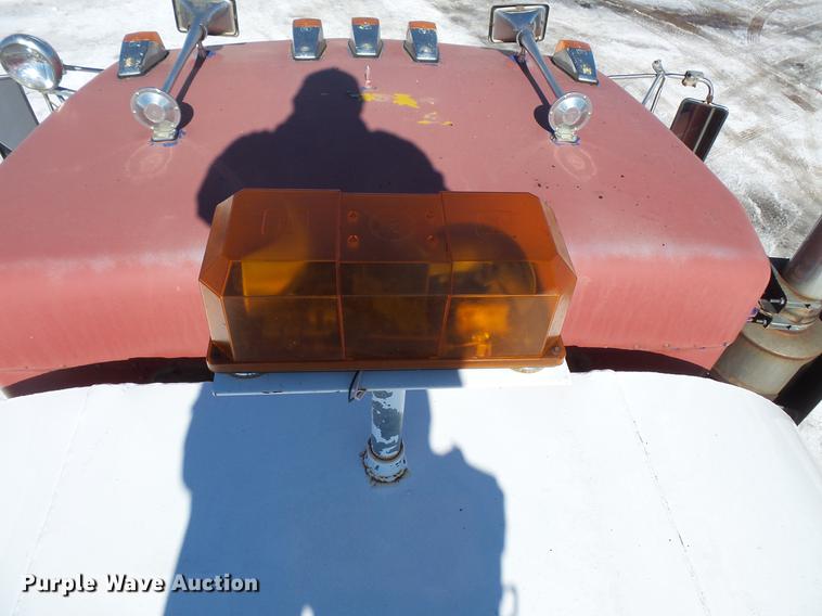 image for item DV9558 1991 Kenworth T800 tank truck