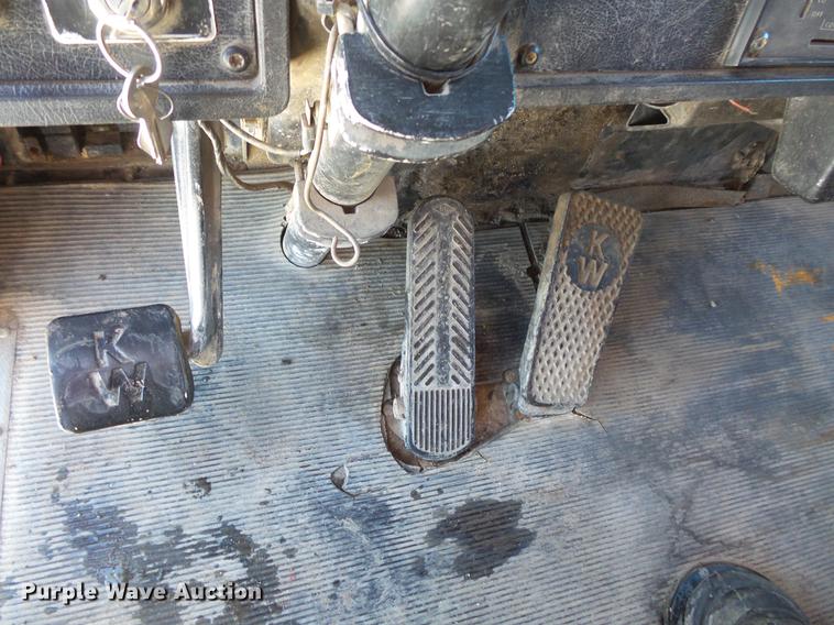 image for item DV9558 1991 Kenworth T800 tank truck