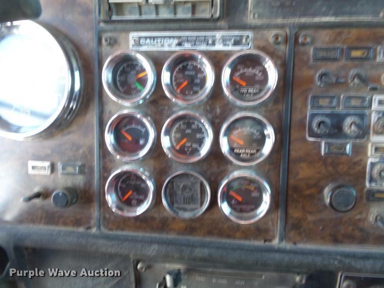 image for item DV9558 1991 Kenworth T800 tank truck