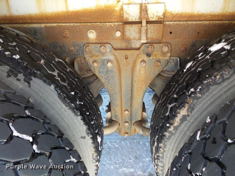 image for item DV9559 1987 International F9379 tank truck