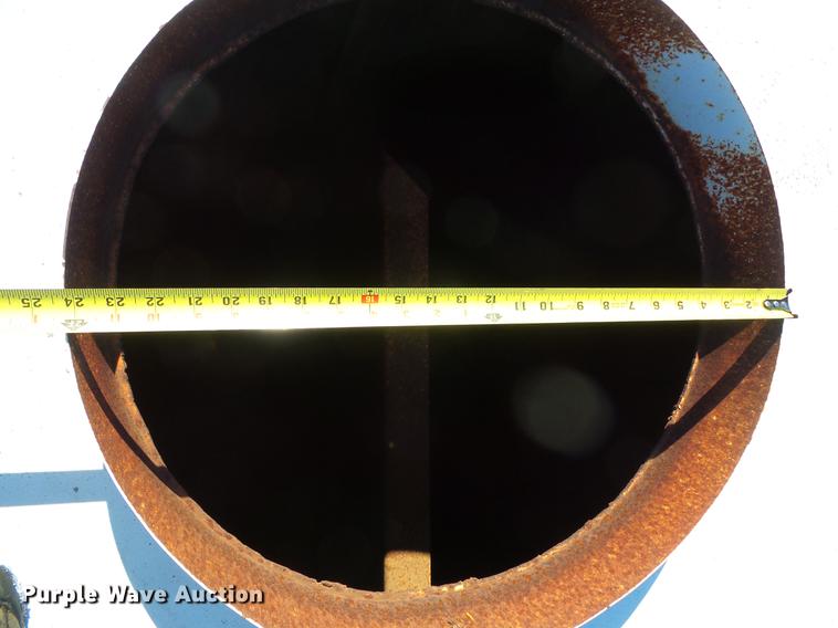 image for item DV9559 1987 International F9379 tank truck