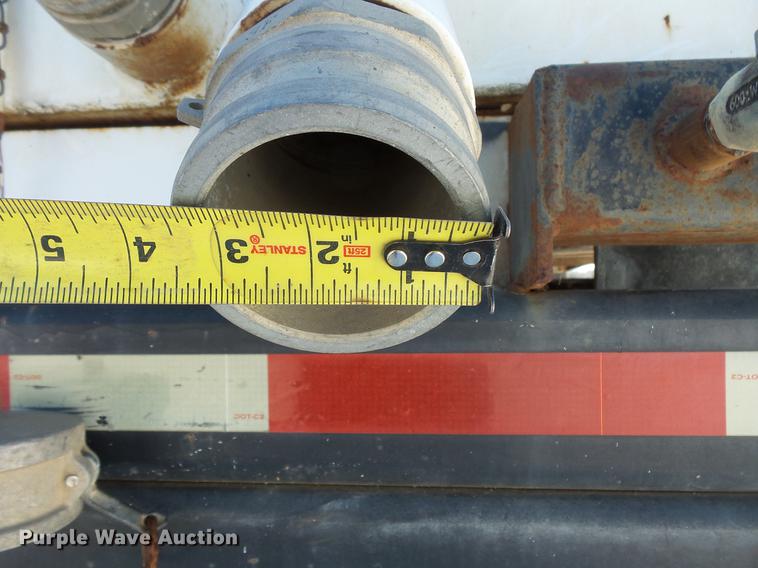 image for item DV9559 1987 International F9379 tank truck