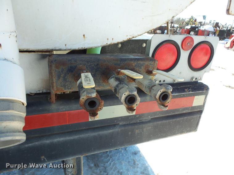 image for item DV9559 1987 International F9379 tank truck