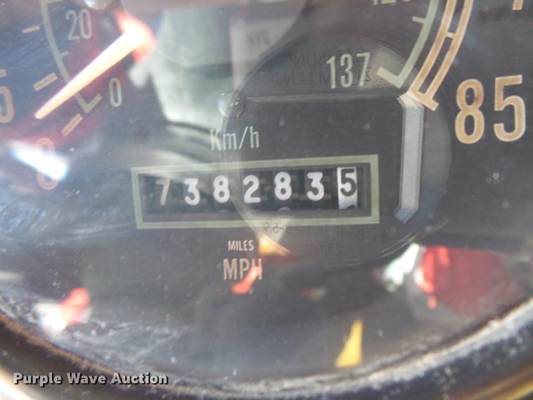 image for item DV9559 1987 International F9379 tank truck