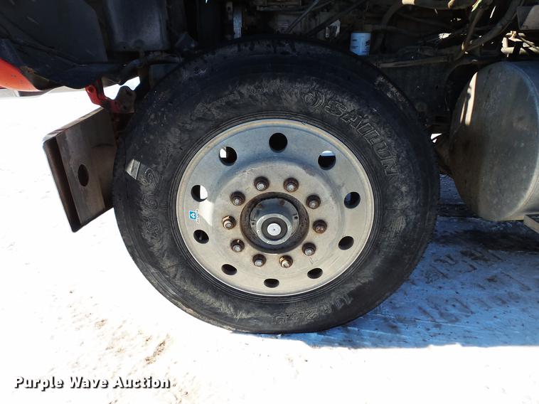 image for item DV9559 1987 International F9379 tank truck