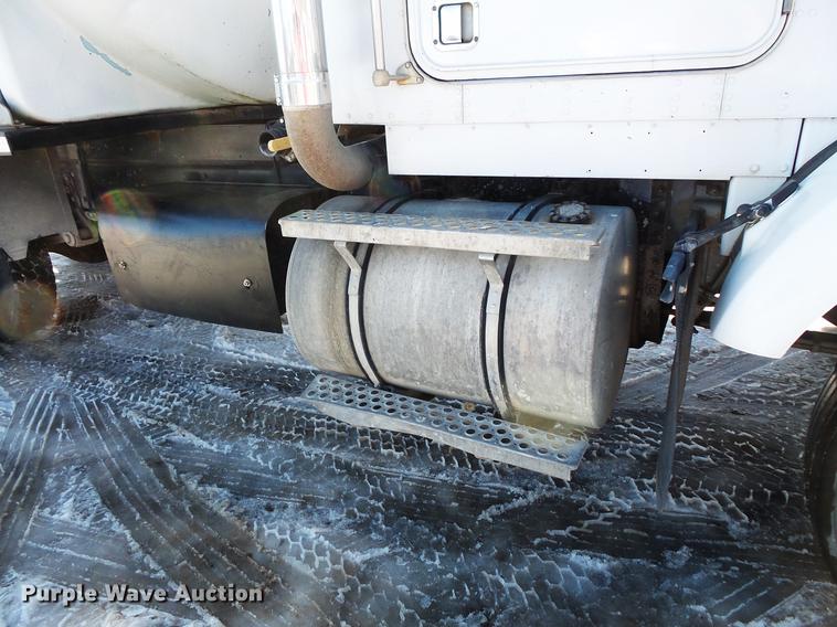 image for item DV9560 1991 Kenworth T800 tank truck