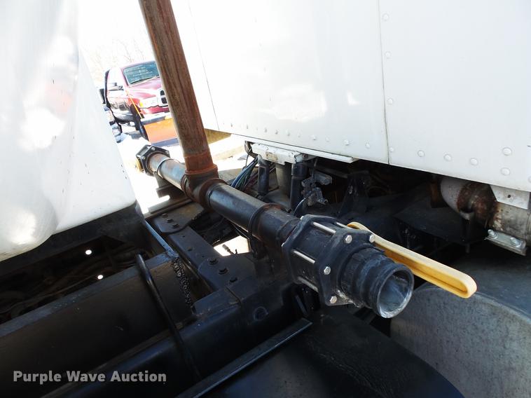 image for item DV9560 1991 Kenworth T800 tank truck