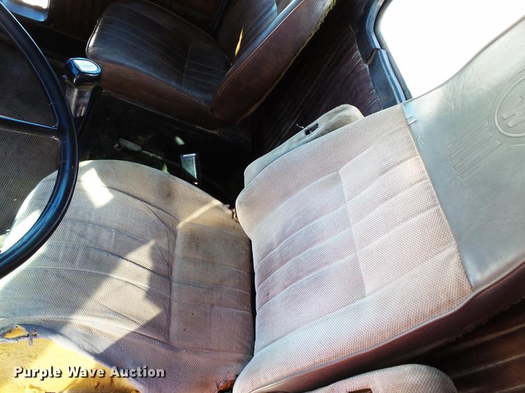 image for item DV9560 1991 Kenworth T800 tank truck