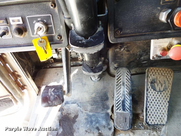 image for item DV9560 1991 Kenworth T800 tank truck