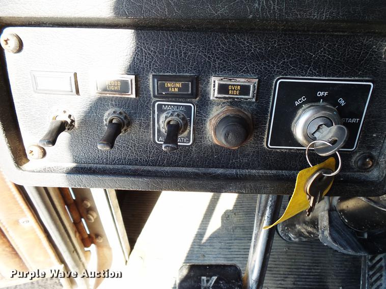 image for item DV9560 1991 Kenworth T800 tank truck