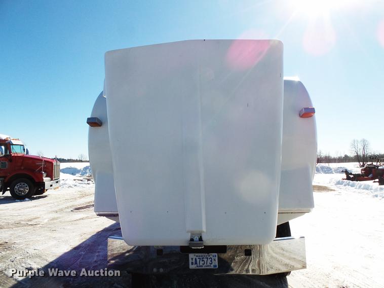 image for item DV9560 1991 Kenworth T800 tank truck