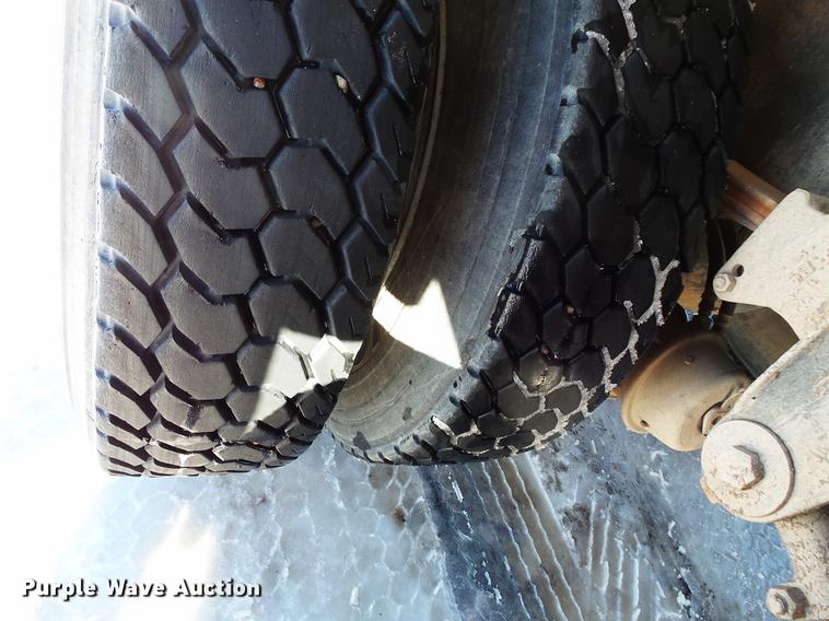 image for item DV9560 1991 Kenworth T800 tank truck