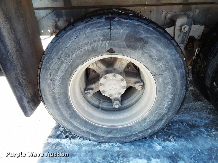 image for item DV9560 1991 Kenworth T800 tank truck