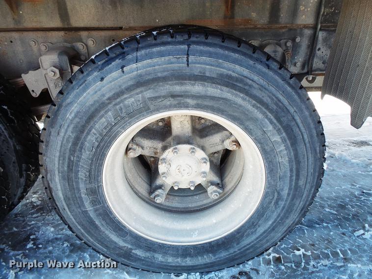 image for item DV9560 1991 Kenworth T800 tank truck