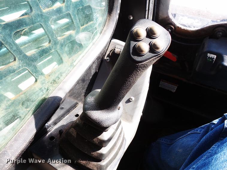 image for item DV9562 2012 Terex PT-100G skid steer