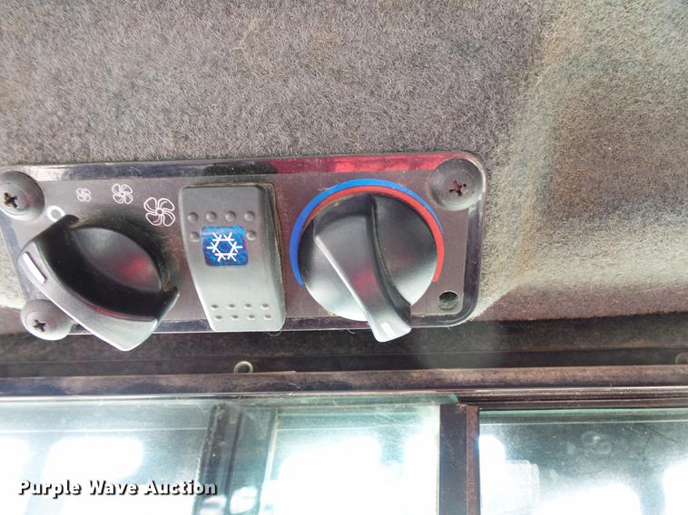 image for item DV9562 2012 Terex PT-100G skid steer