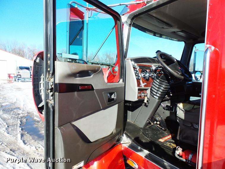 image for item DV9569 2009 Kenworth T3 Series utility truck