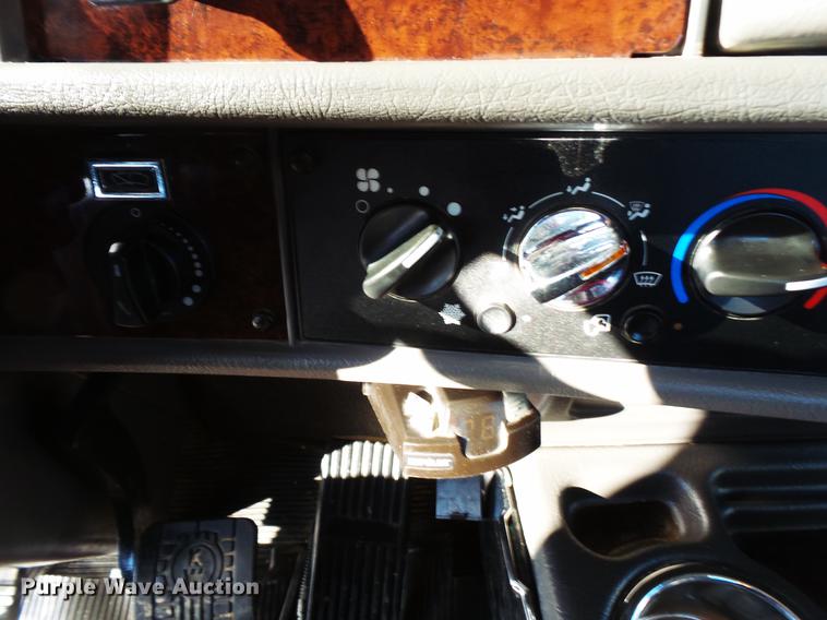 image for item DV9569 2009 Kenworth T3 Series utility truck