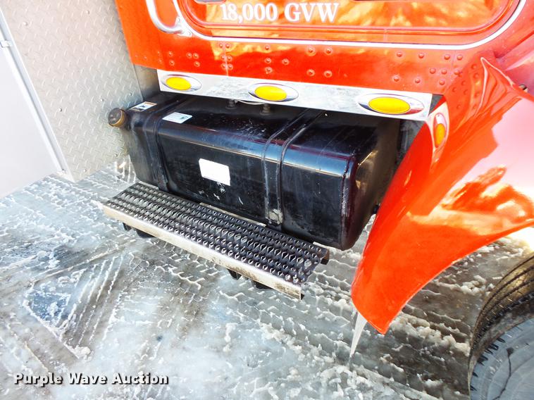 image for item DV9569 2009 Kenworth T3 Series utility truck