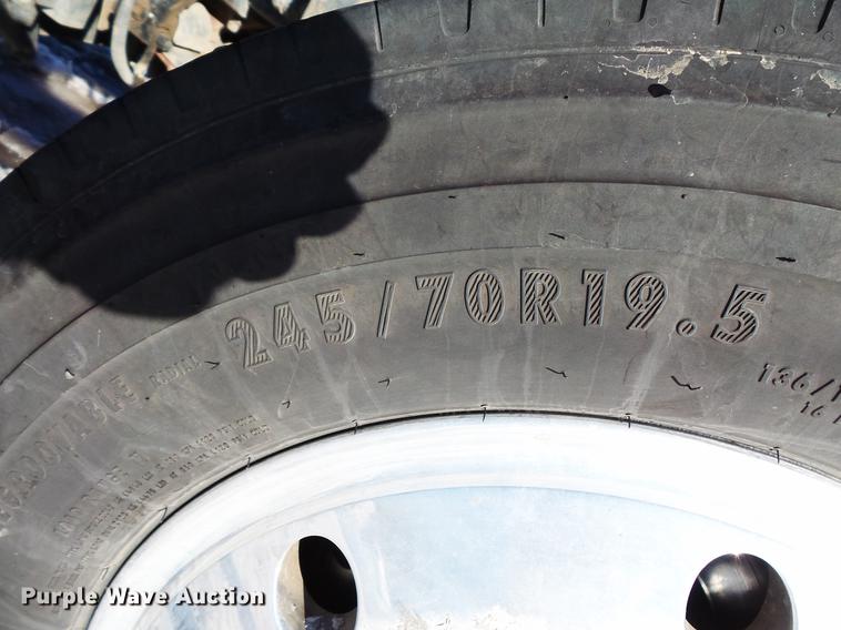 image for item DV9569 2009 Kenworth T3 Series utility truck