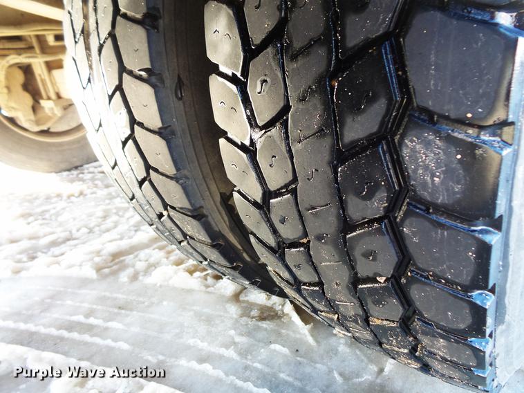 image for item DV9569 2009 Kenworth T3 Series utility truck