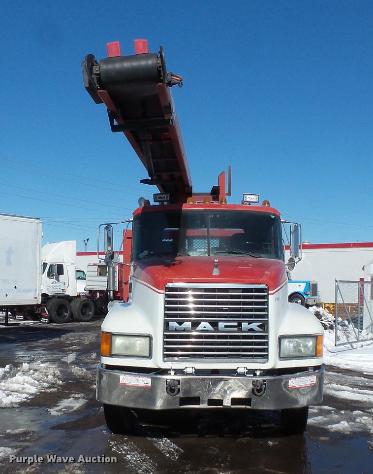 image for item DV9597 1993 Mack CH613 flatbed truck