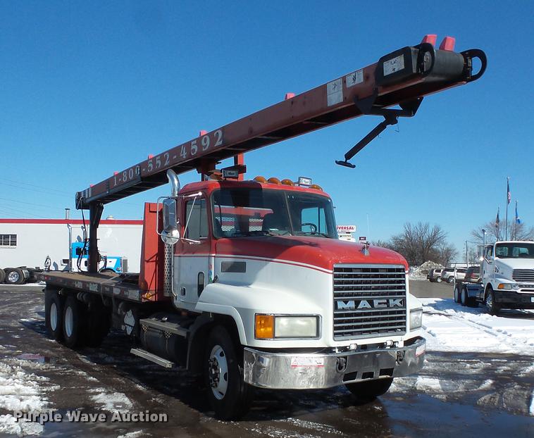 image for item DV9597 1993 Mack CH613 flatbed truck