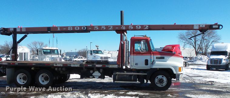 image for item DV9597 1993 Mack CH613 flatbed truck