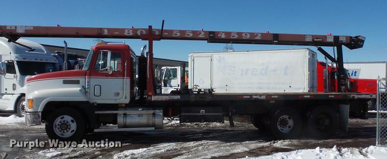 image for item DV9597 1993 Mack CH613 flatbed truck