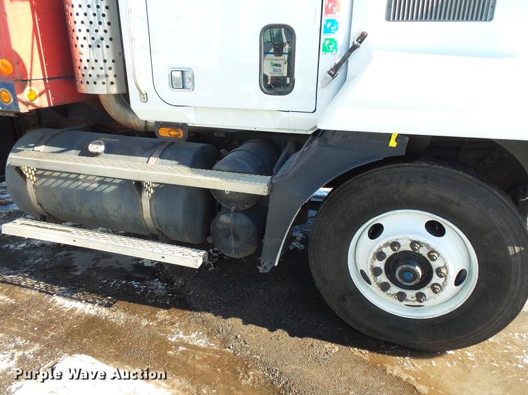 image for item DV9597 1993 Mack CH613 flatbed truck