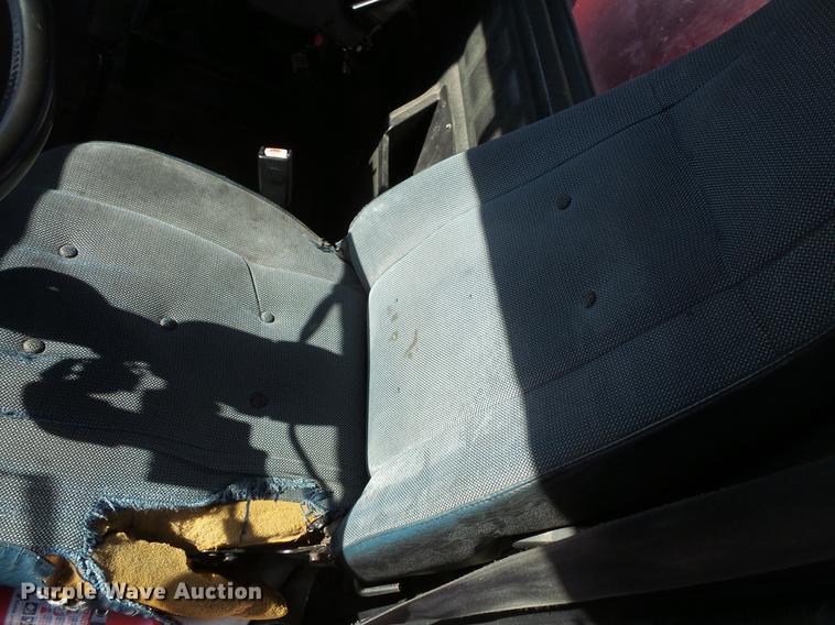 image for item DV9597 1993 Mack CH613 flatbed truck