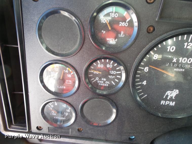 image for item DV9597 1993 Mack CH613 flatbed truck