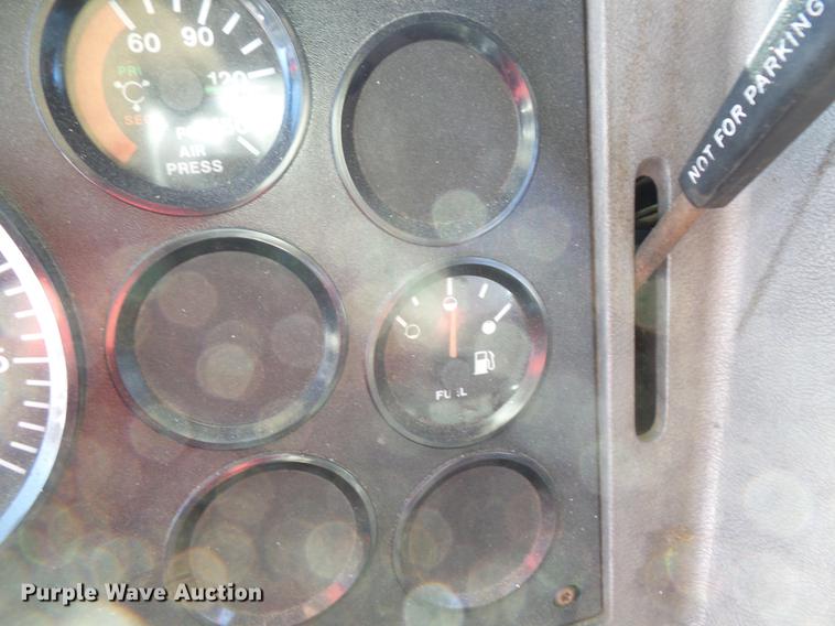 image for item DV9597 1993 Mack CH613 flatbed truck