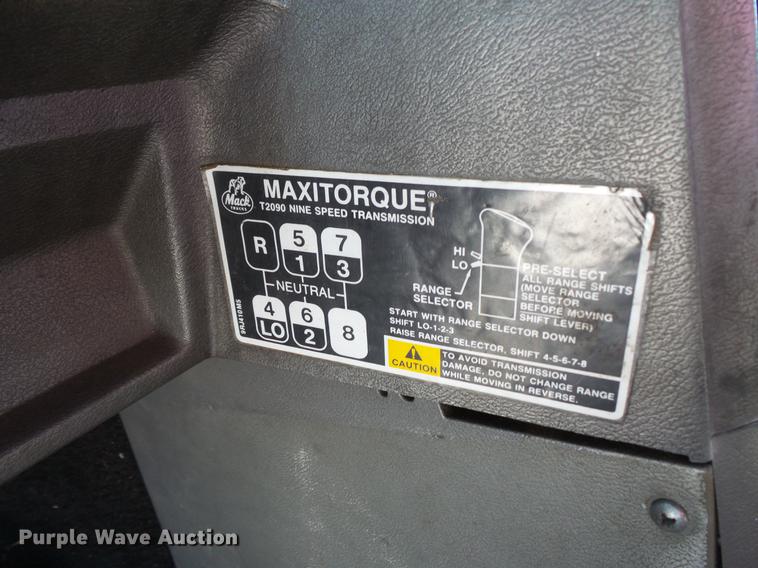 image for item DV9597 1993 Mack CH613 flatbed truck