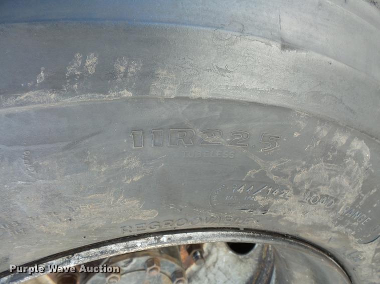 image for item DV9597 1993 Mack CH613 flatbed truck