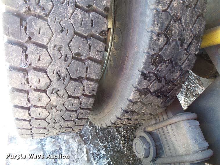 image for item DV9597 1993 Mack CH613 flatbed truck