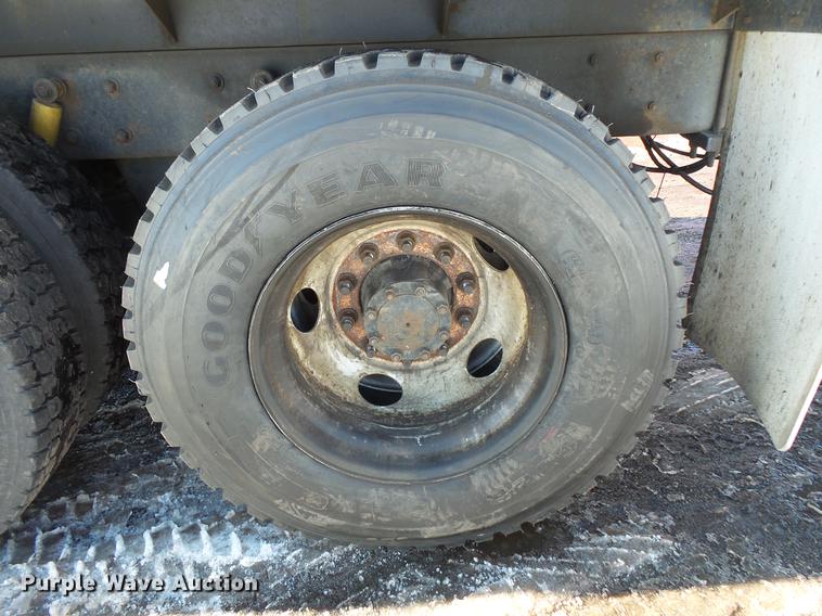 image for item DV9597 1993 Mack CH613 flatbed truck